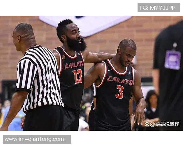 詹姆斯对保罗与快船纠葛发表看法称与自己无关不便评论