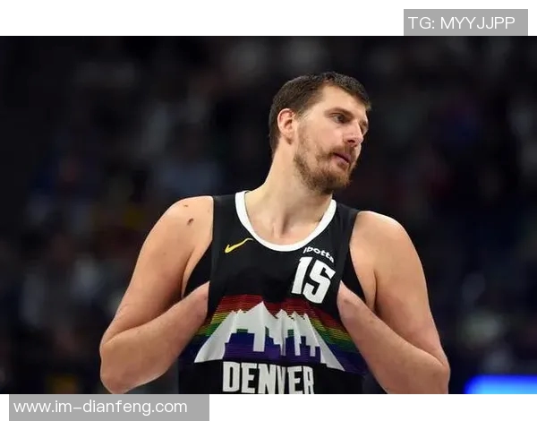 约基奇半场状态火热5投4中轻松斩获14分5篮板2助攻